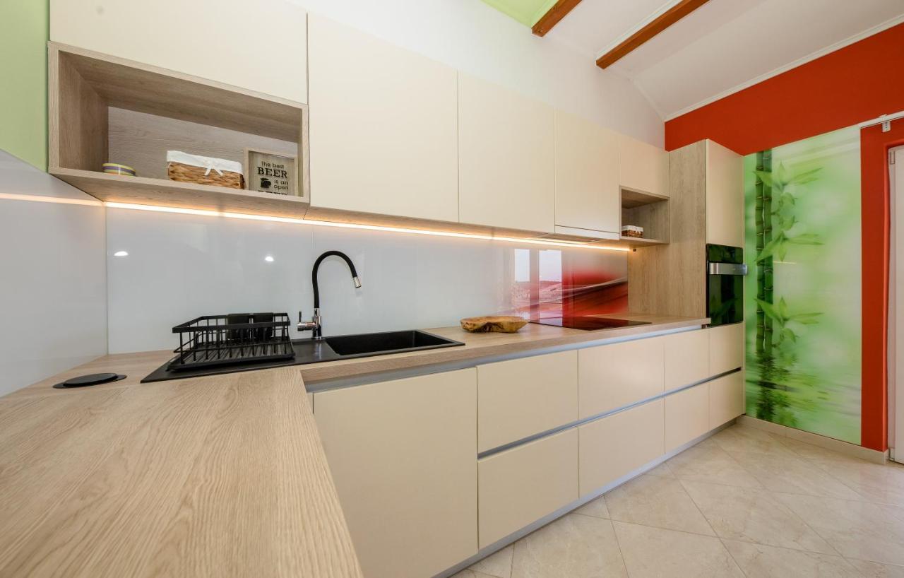 Apartments Luka Rab Town Zewnętrze zdjęcie