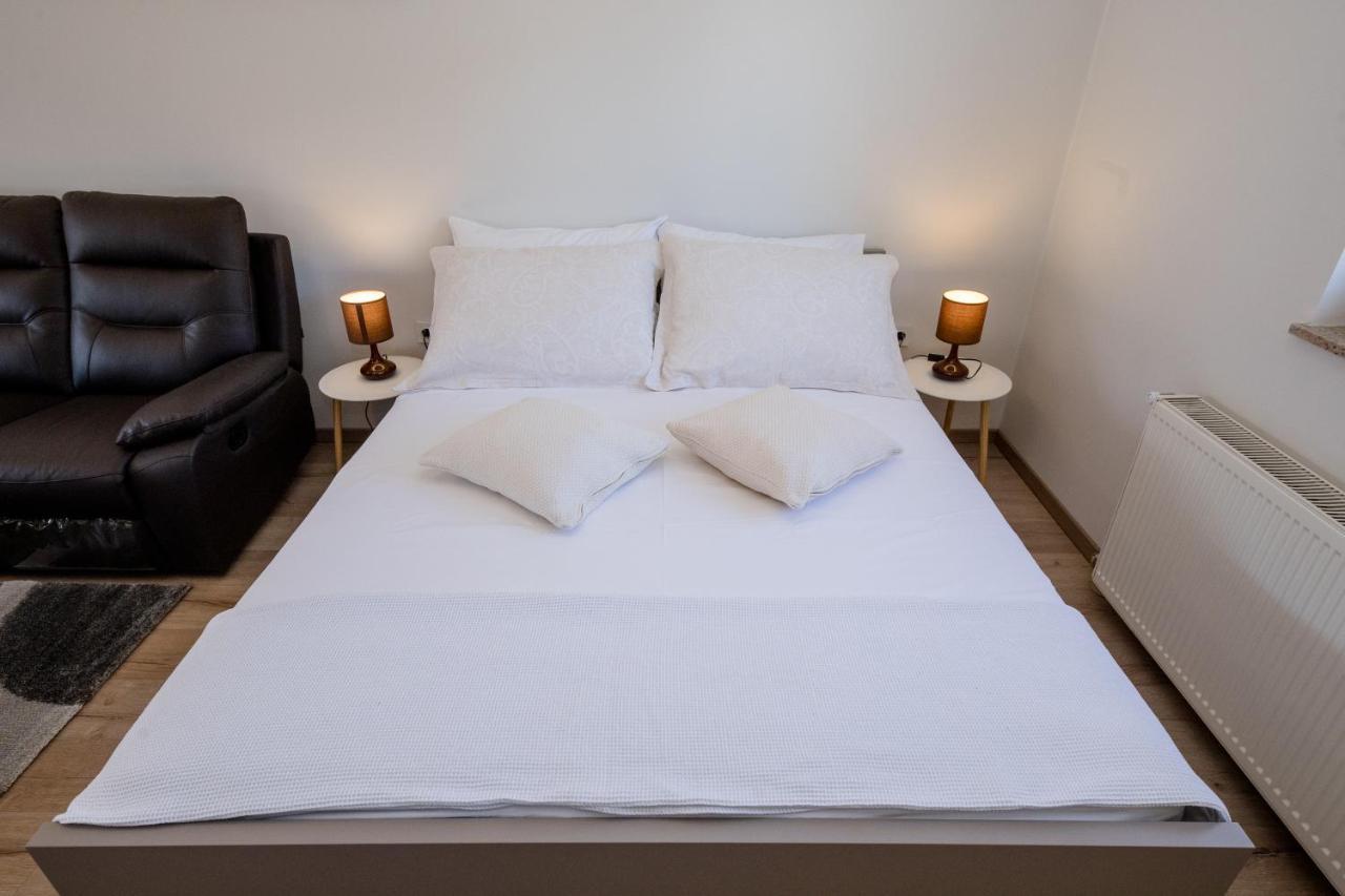 Apartments Luka Rab Town Zewnętrze zdjęcie