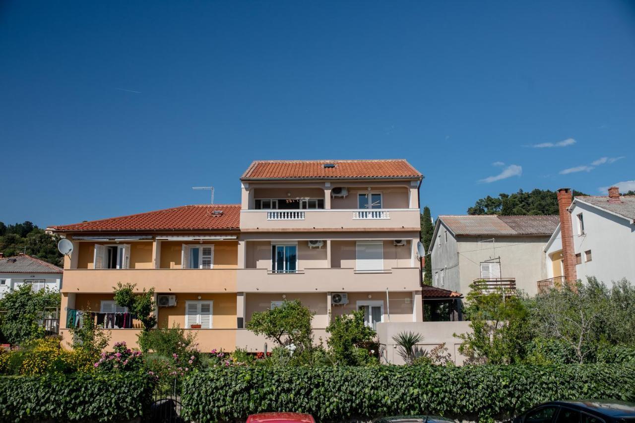Apartments Luka Rab Town Zewnętrze zdjęcie