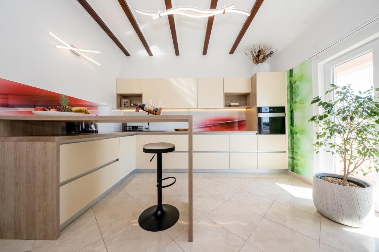 Apartments Luka Rab Town Zewnętrze zdjęcie