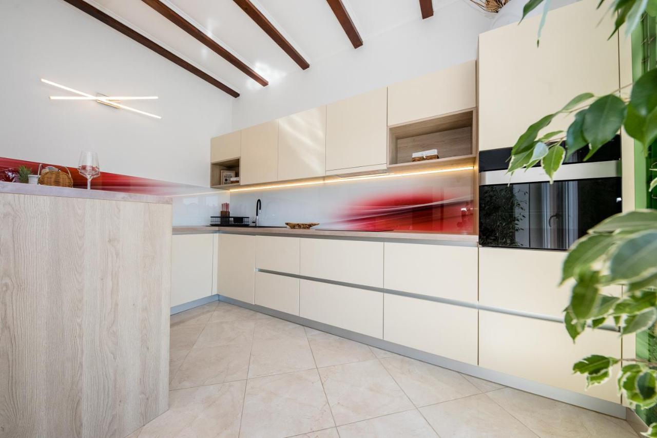 Apartments Luka Rab Town Zewnętrze zdjęcie